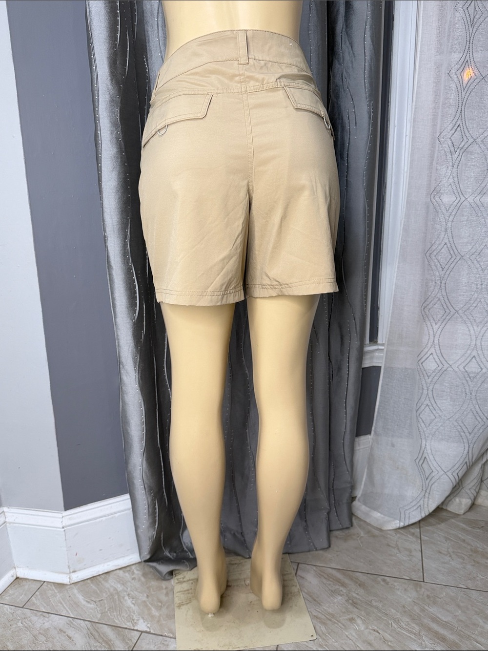 Columbia Beige Women's Outdoor Utility Shorts Sz 14 NWOT - Picture 4 of 10